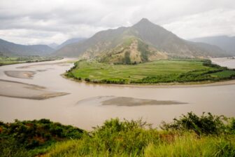 Shigu et la Courbe du Yangtsé 石鼓
