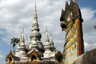 Stupa de Damenglong 大勐龙白塔