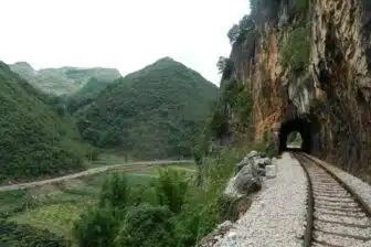 Randonnée le long de l'ancienne voie ferrée française du Yunnan – Image 9