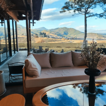 October wild luxury villa hotel